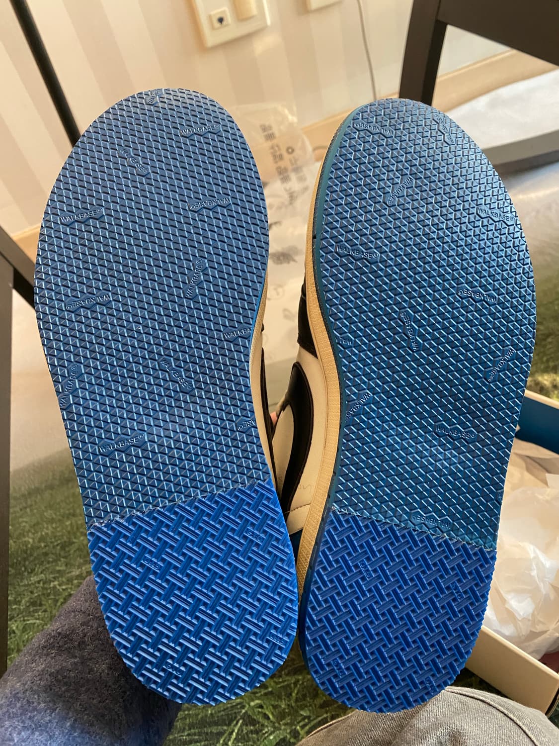 나이키 에어 조던1 로우 트래비스 스캇 OG 상품이미지10