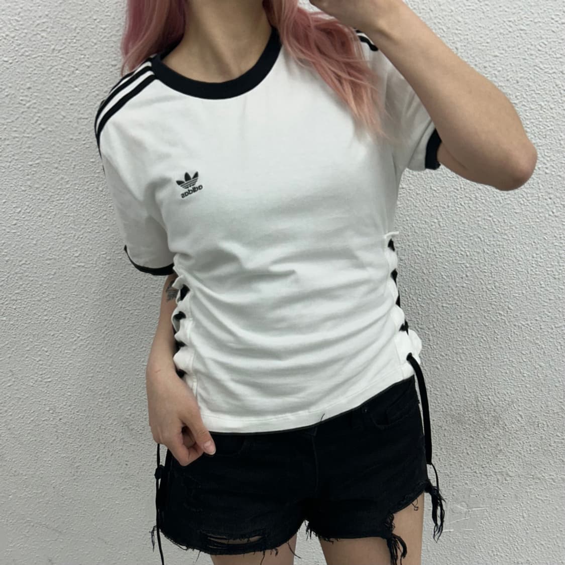 아디다스 사이드 코르셋 블랙 라인 화이트 반팔 M 상품이미지1