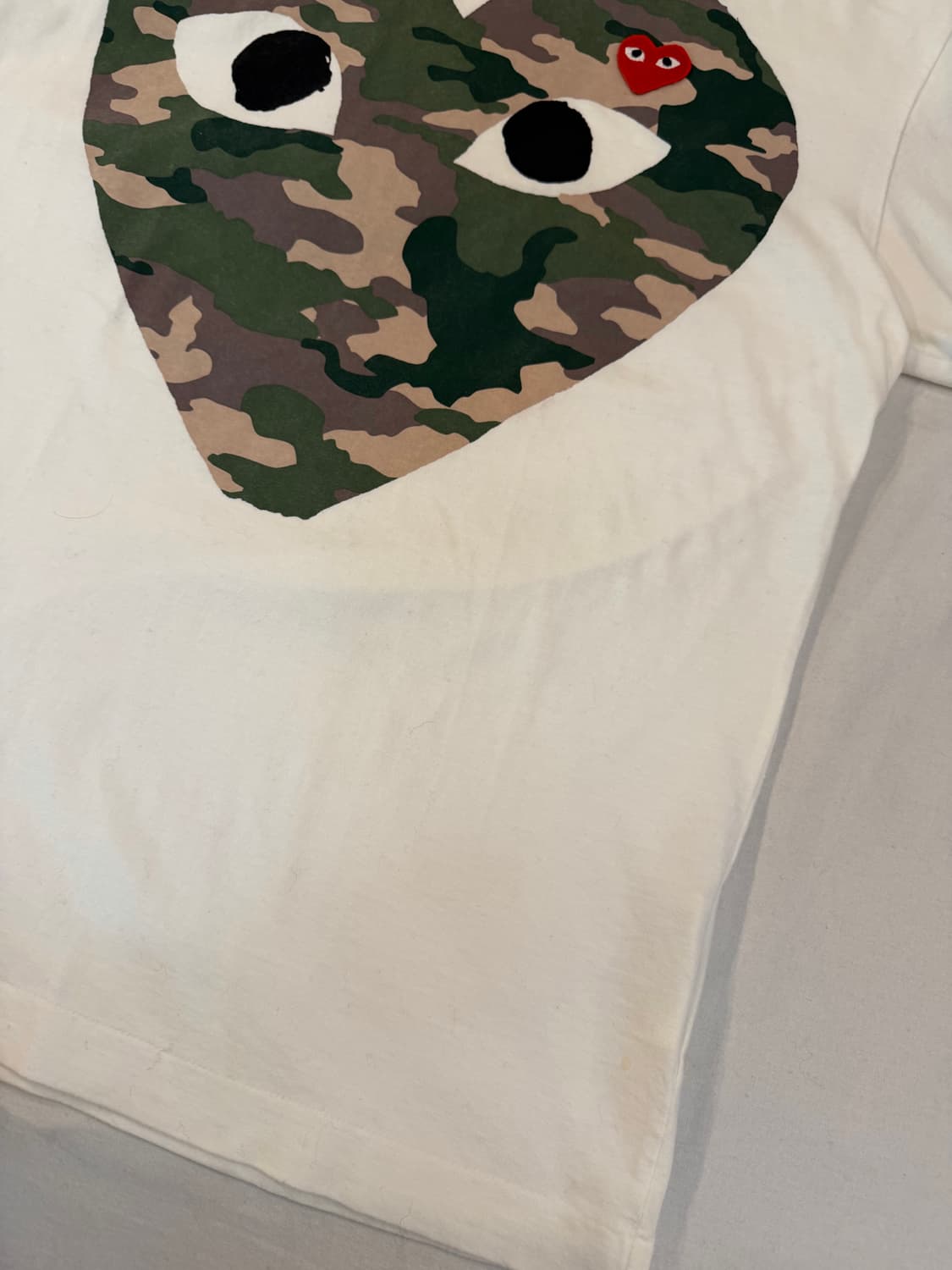 꼼데가르송 카모플라쥬 빅하트 반팔 티셔츠 화이트 상품이미지2