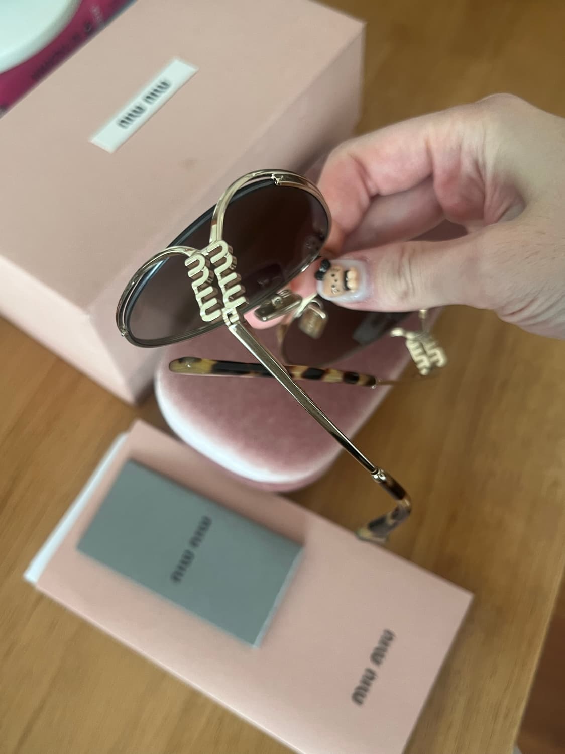 미우미우 호피 로고 선글라스 상품이미지3