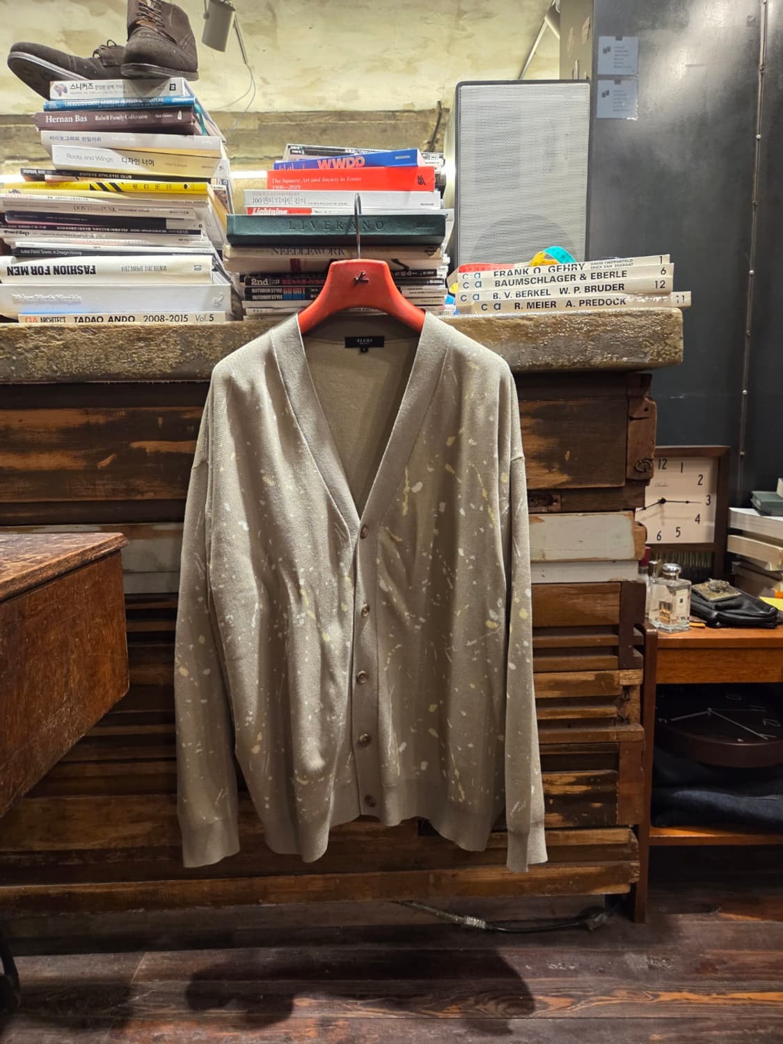 빔스 페인팅 가디건 상품이미지1