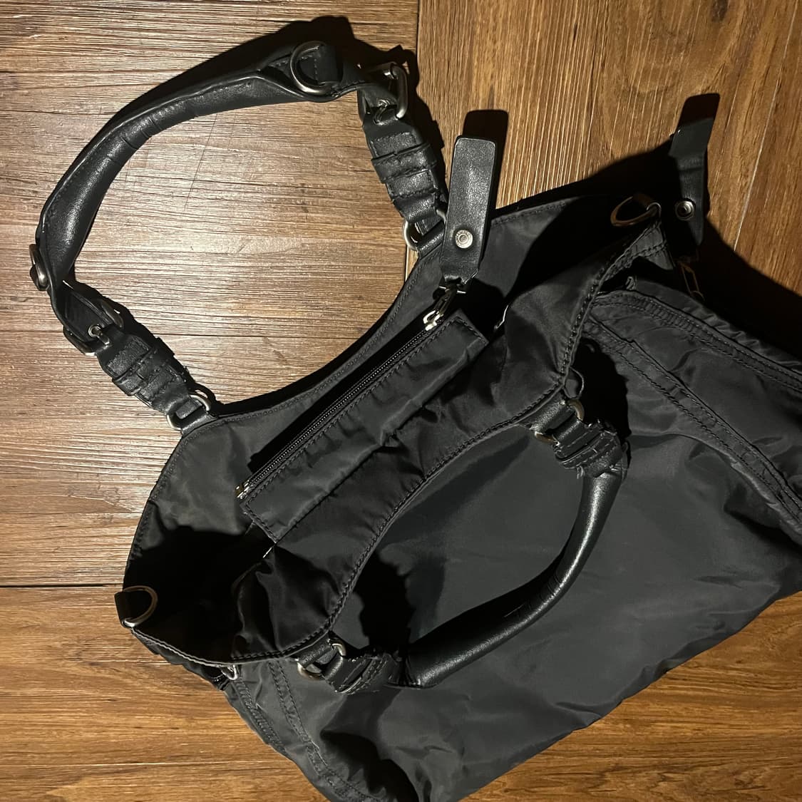 CALVIN KLEIN LEATHER STRAP TOTE BAG 상품이미지9