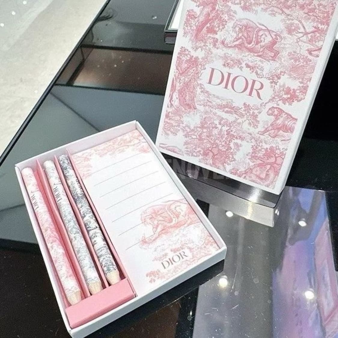 2025 디올뷰티 힌정판 메모지&색연필 세트 상품이미지6