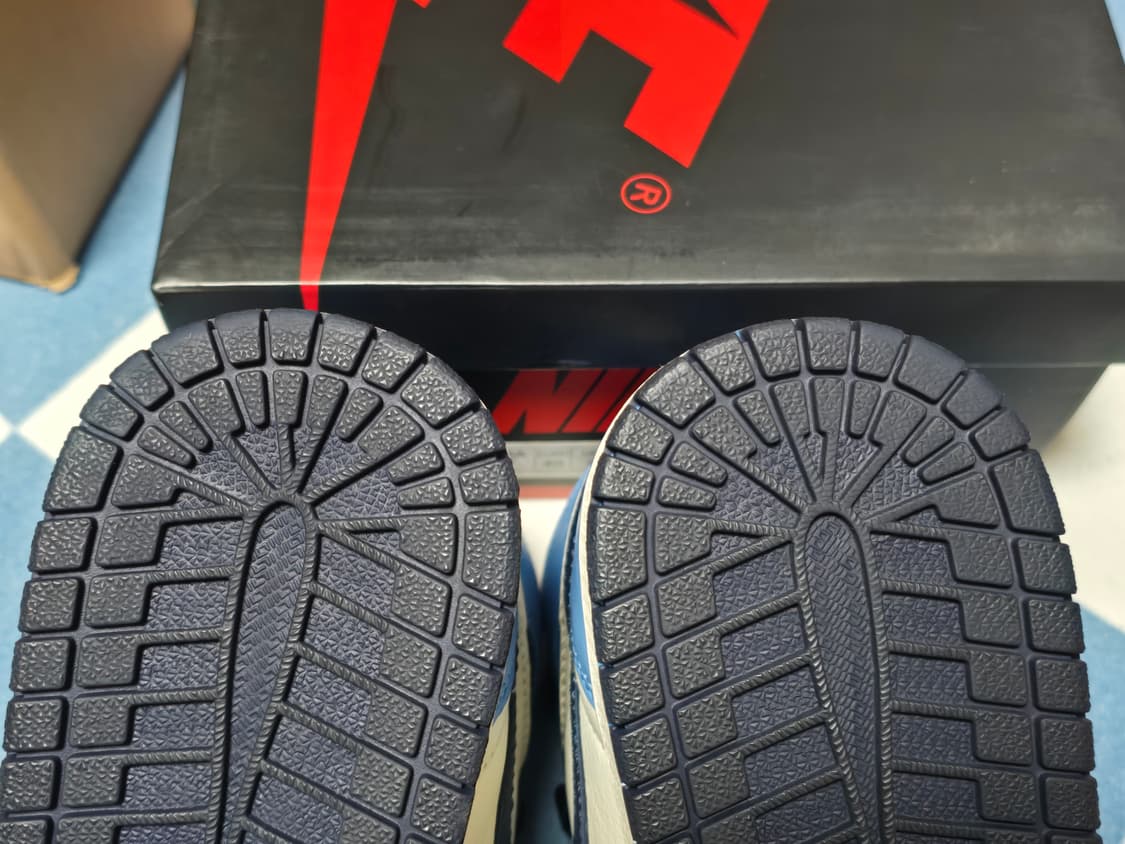 [250] 조던 1 하이 옵시디언 UNC 상품이미지7