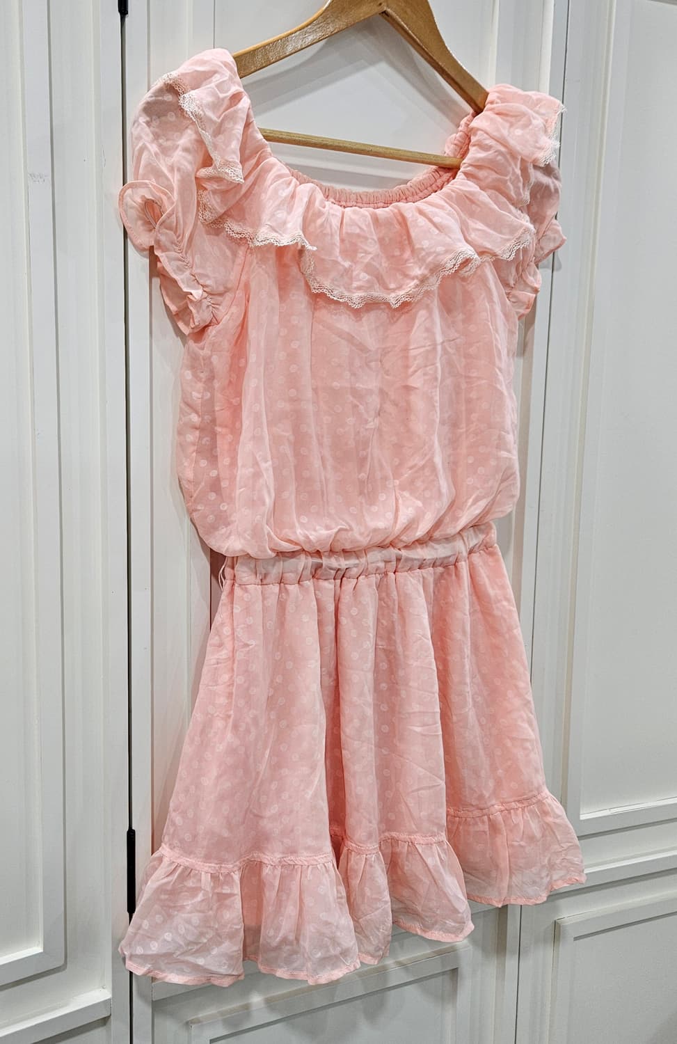 앙크루즈  도트 무늬 프릴 미니 원피스 상품이미지2