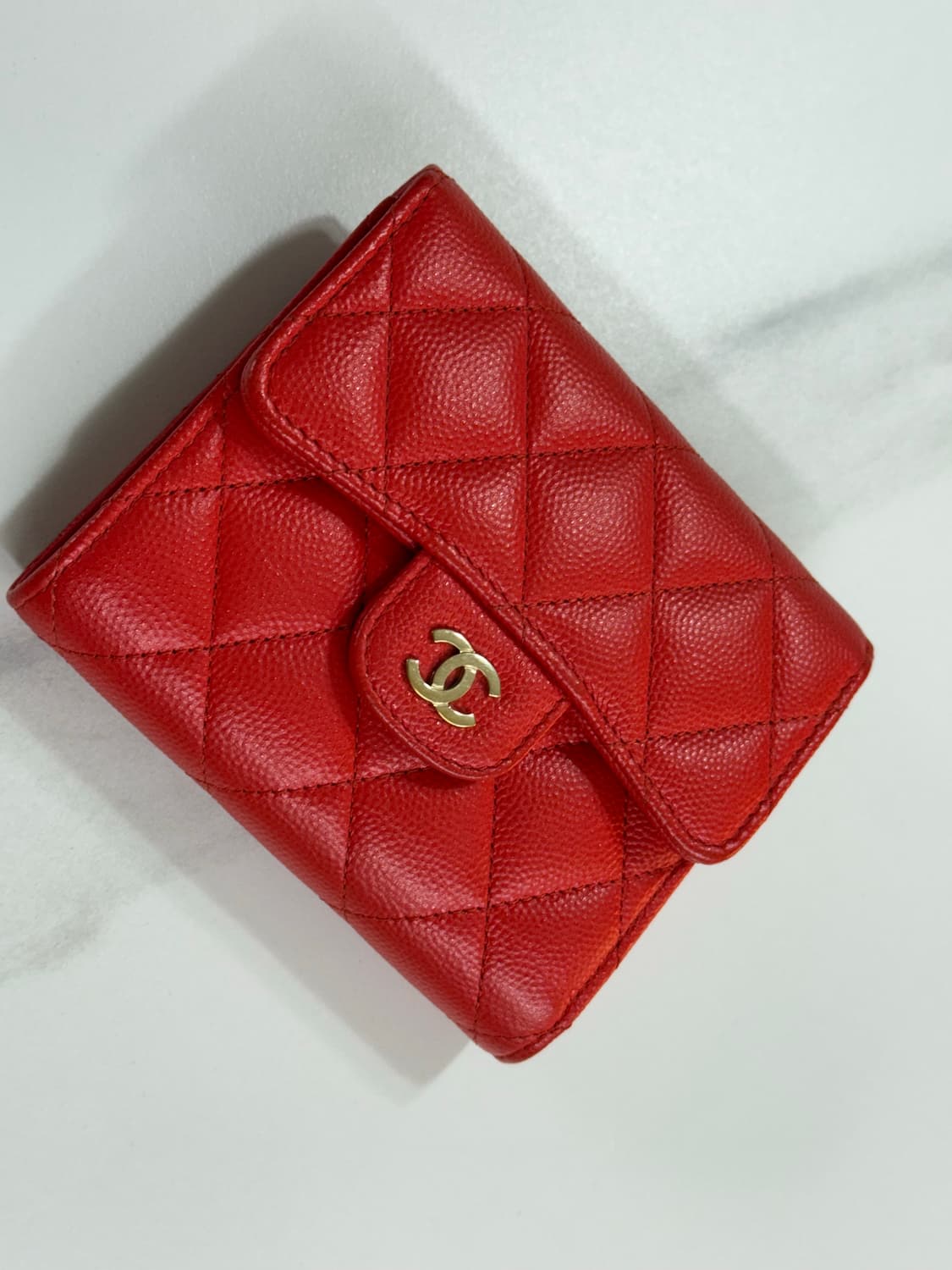 샤넬 클래식 반지갑 캐비어 레드 금장 상품이미지2