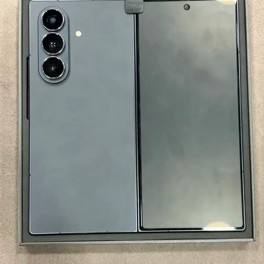 삼성 갤럭시폴드7 1TB 상품이미지2