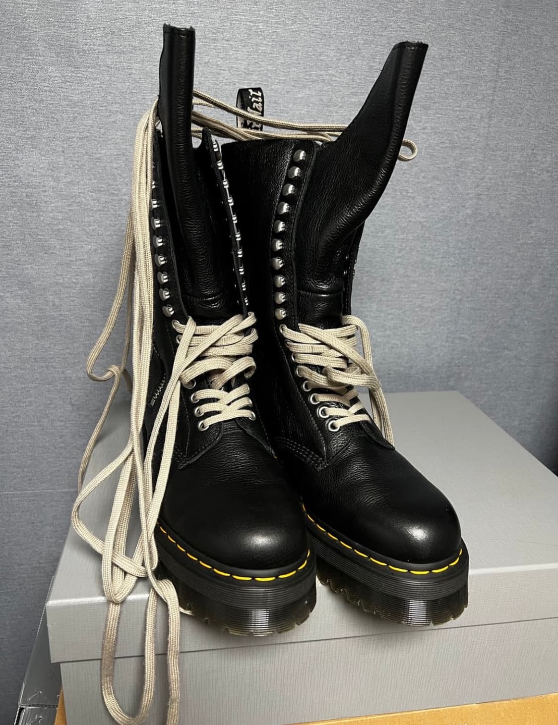 릭오웬스 닥터마틴 1918 RO 레더 레이스업 부츠 UK 9 사이즈 상품이미지3