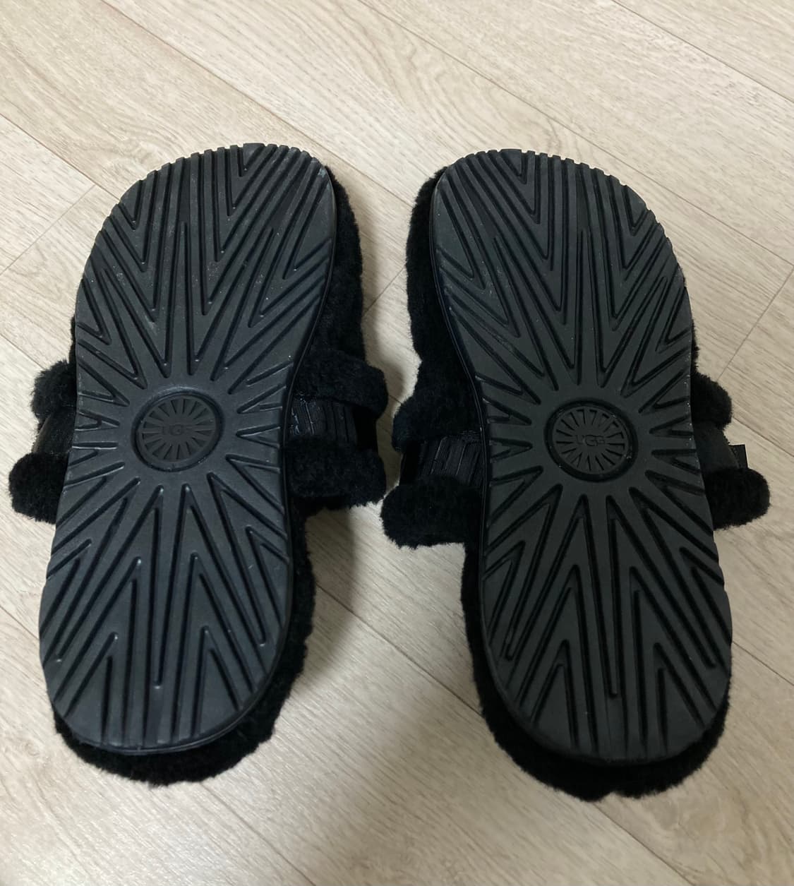 어그 플러프 잇 슬리퍼 250-255 판매 상품이미지7