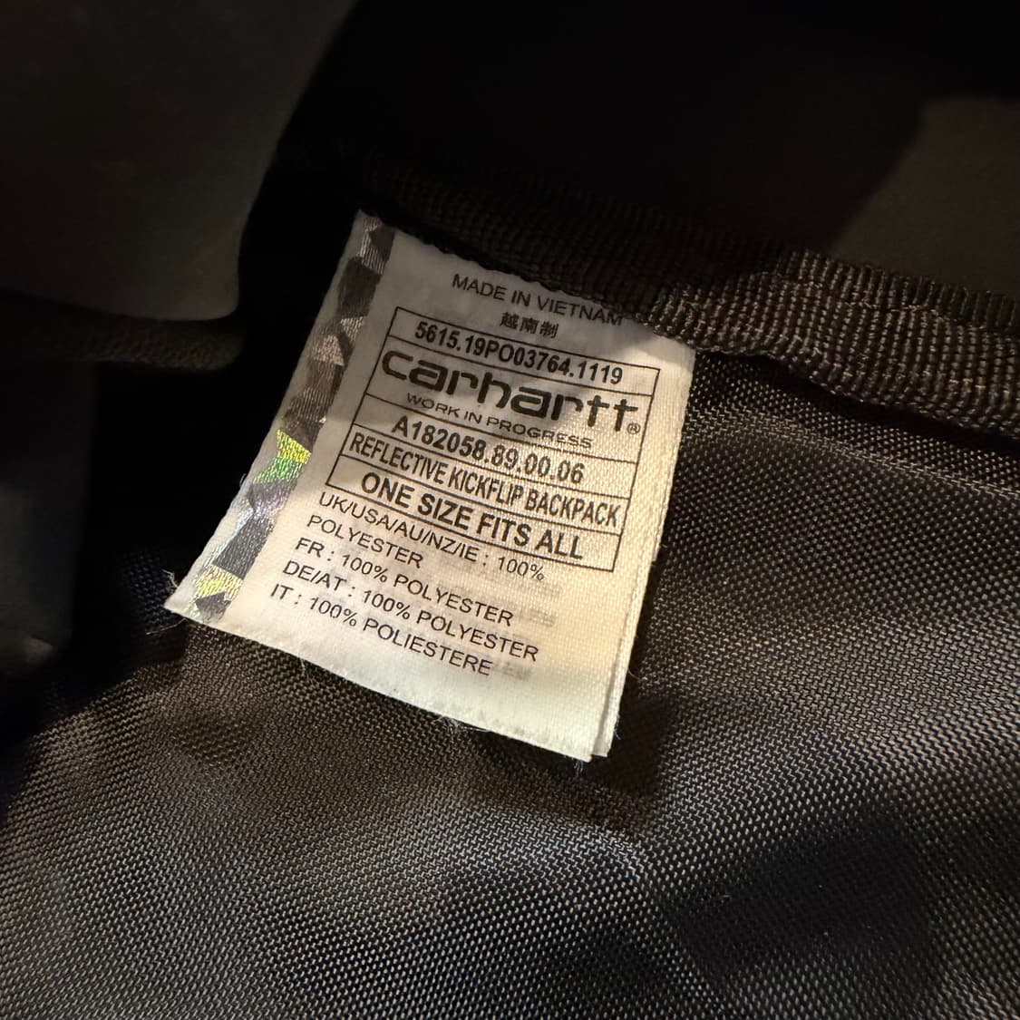 칼하트 WIP 리플렉티브 킥플립 백팩 상품이미지3