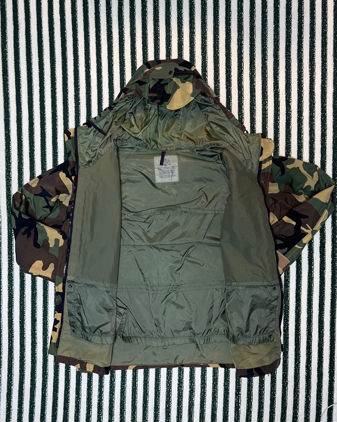 U.S. Military ECWCS Gen 1 Gore-Tex Parka 상품이미지3