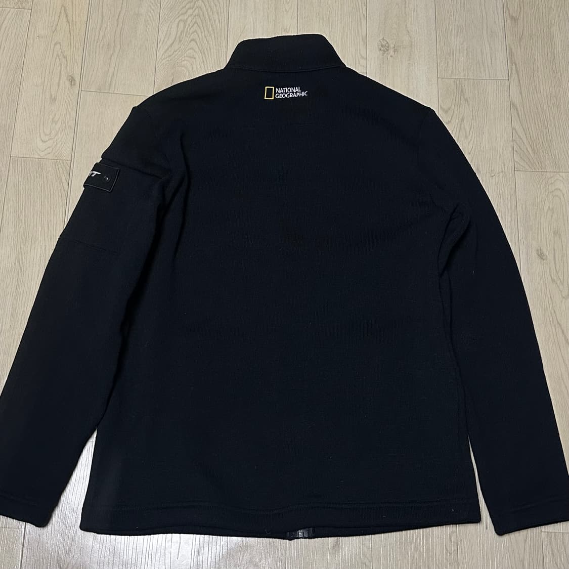 내셔널지오그래픽 블랙 니트집업 상품이미지3