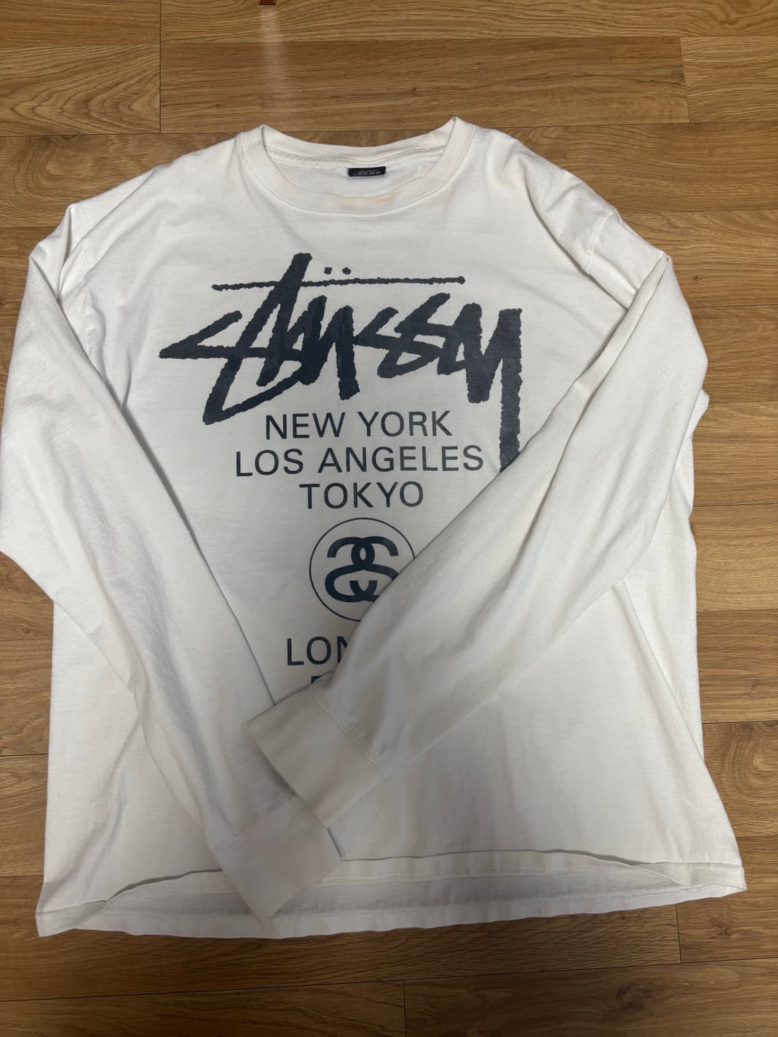 스투시 월드투어 롱슬리브 L 상품이미지1