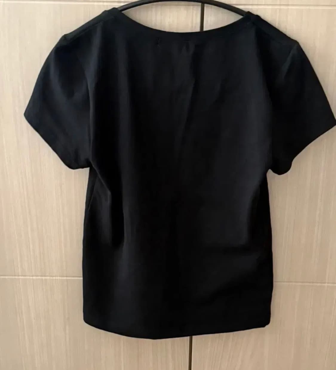 애즈온 U NECK TEE, black 상품이미지3