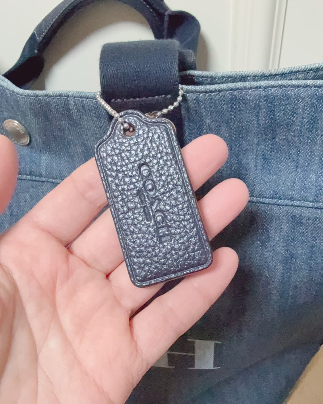 코치 데님 토트백 상품이미지2