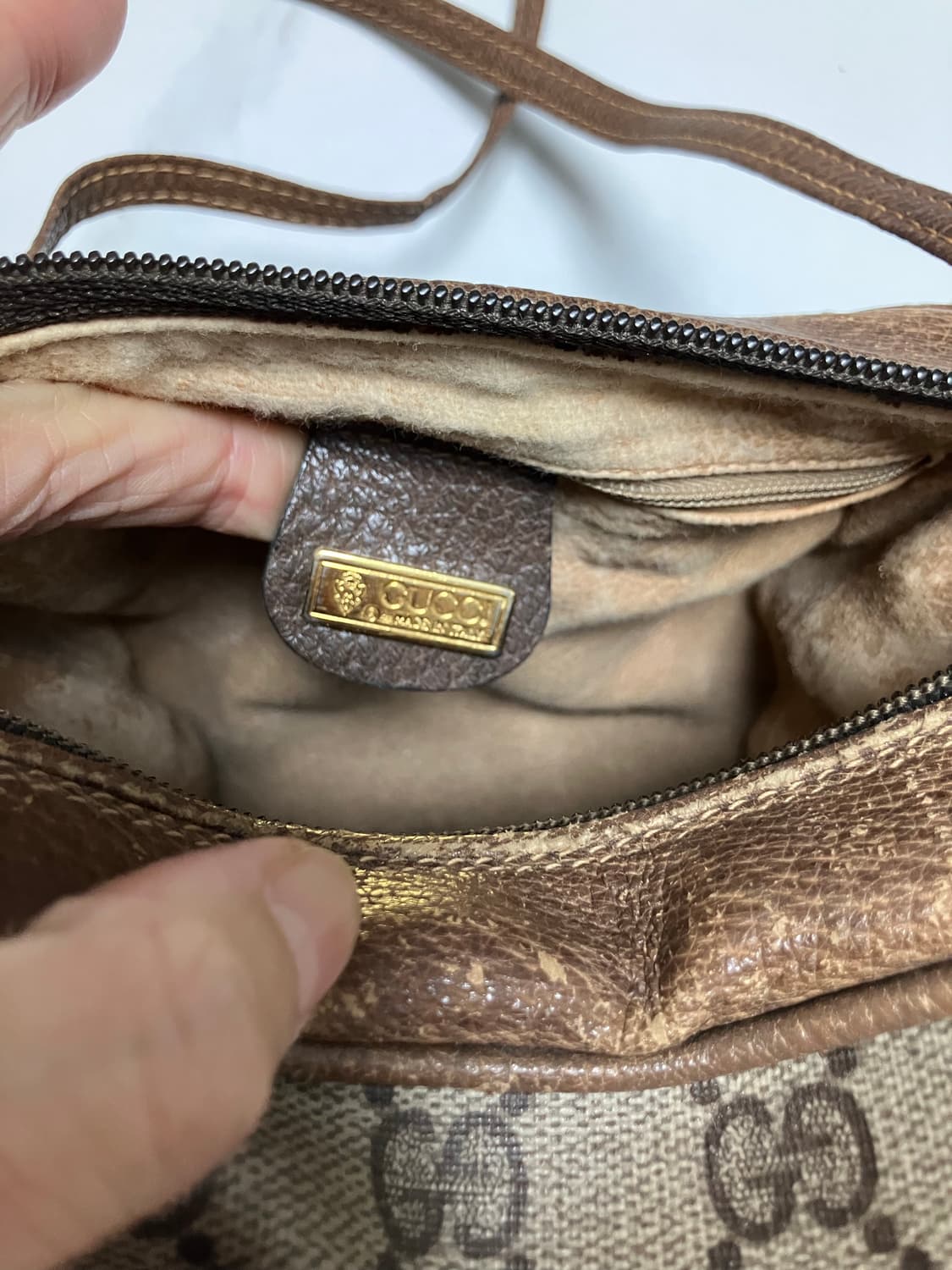 구찌 GG 모노그램 빈티지 미니백 원통 크로스백 상품이미지4