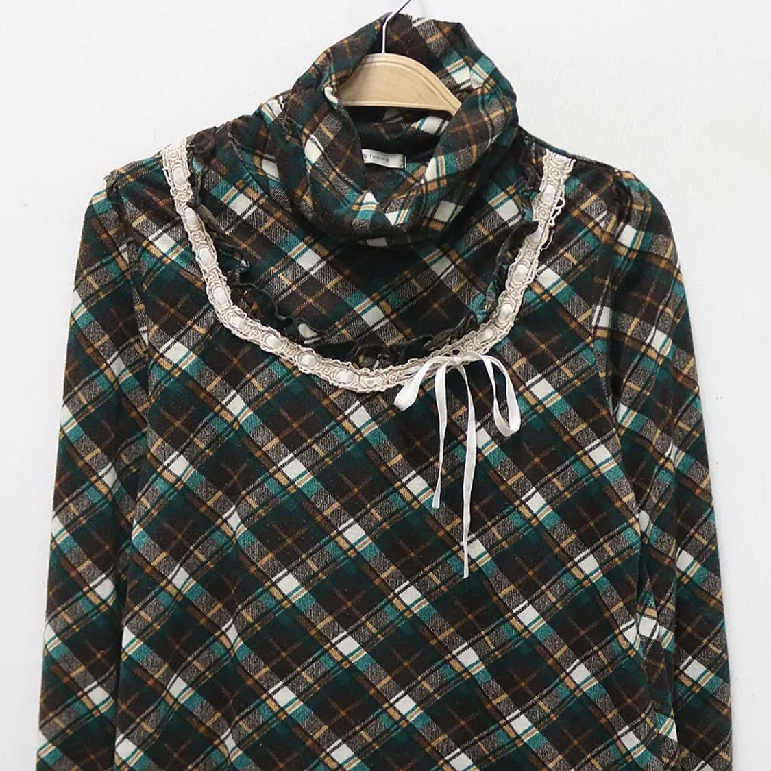 엑시즈팜 체크  프릴 터틀넥 니트 60582 상품이미지3