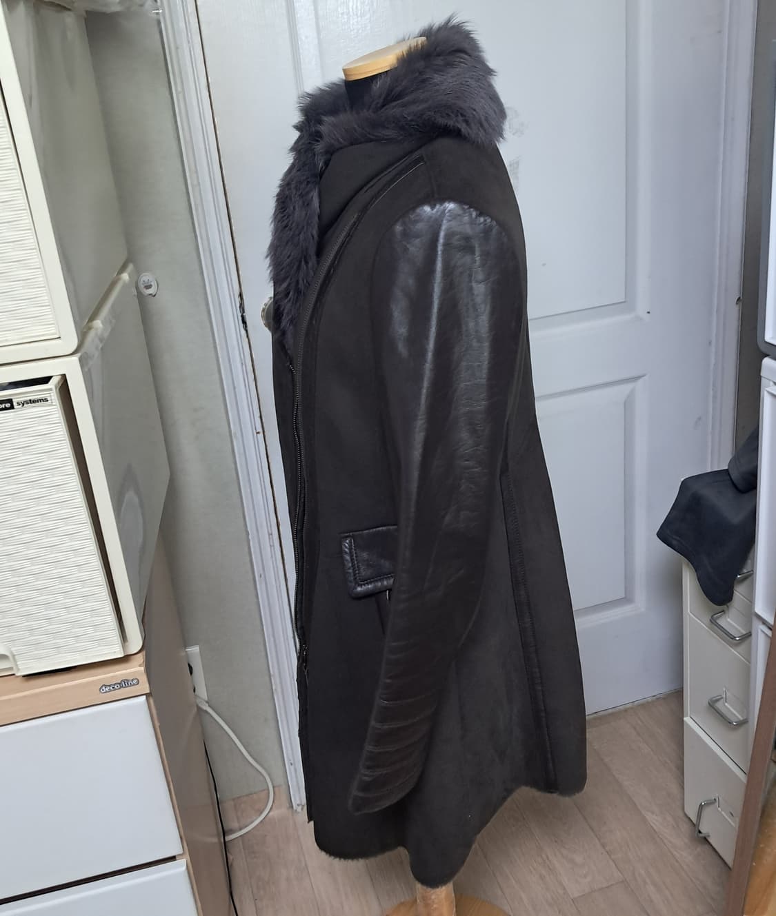 디데무 양털퍼 양가죽소매 배색 무스탕 퍼 코트 66~정77 상품이미지5