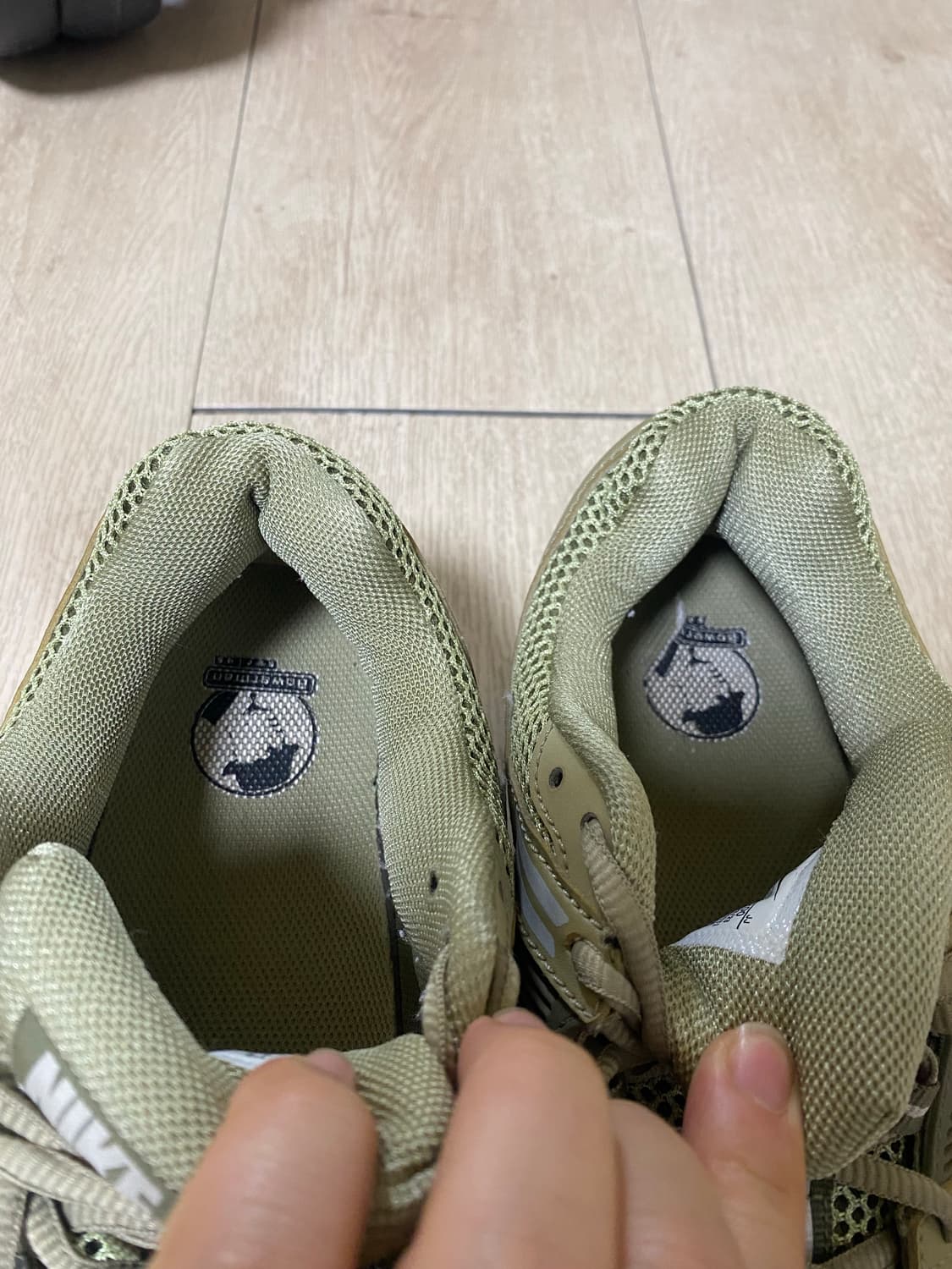 [NIKE] 나이키 줌보메로5 뉴트럴 미디엄 올리브 275사이즈 상품이미지9