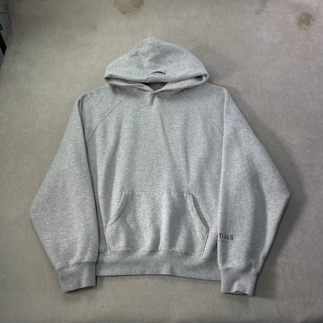 105 피오갓 에센셜 그레이 후드티 상품이미지1