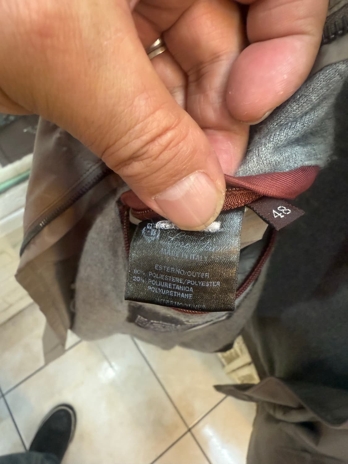 48/100 정품 로로피아나 트레블러 자켓 팝니다 상품이미지6