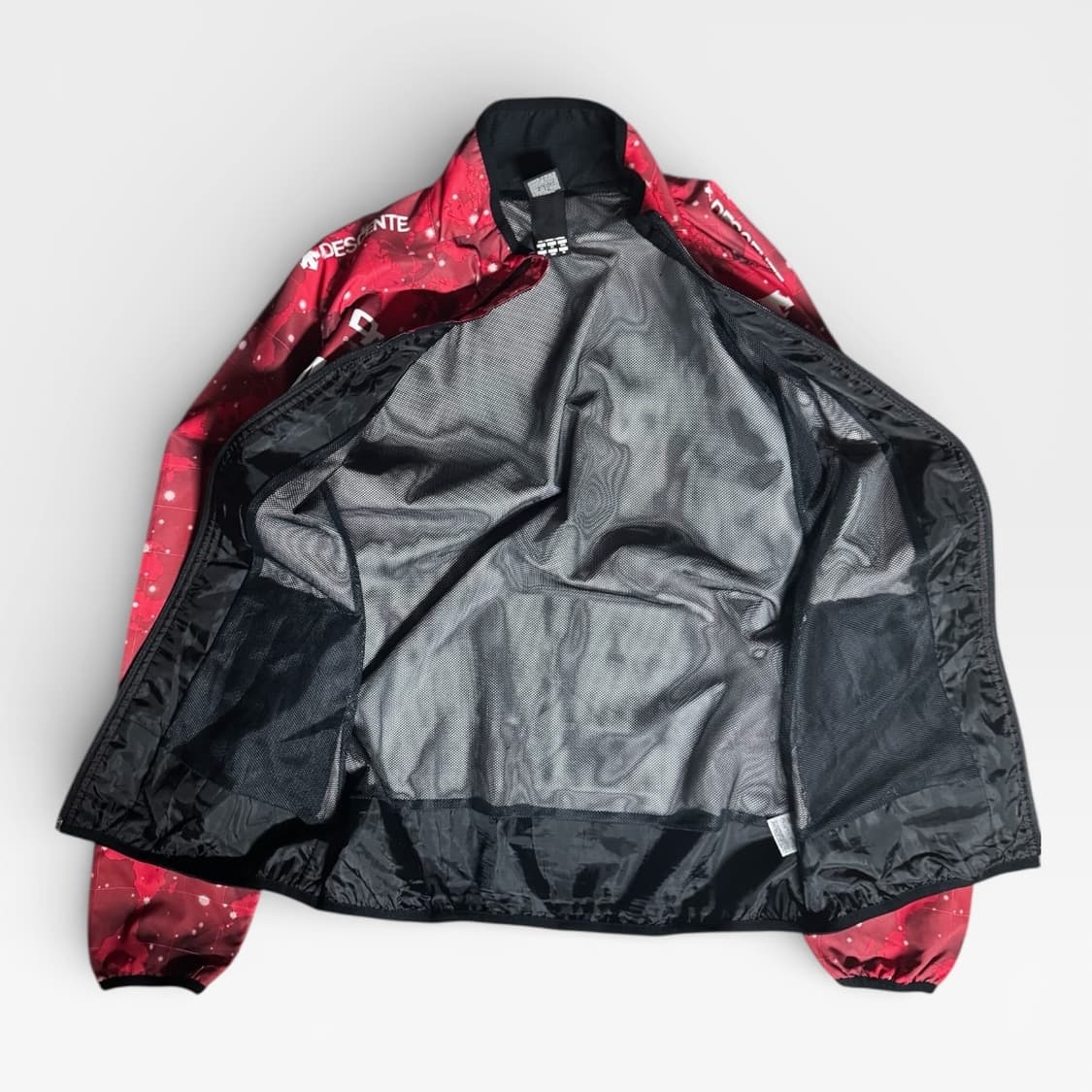 Descente Cosmic Windbreaker 상품이미지5
