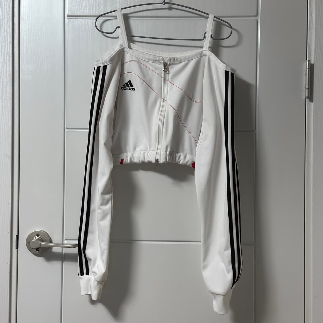 아디다스 커스텀 크롭 오프숄더 집업 상품이미지2