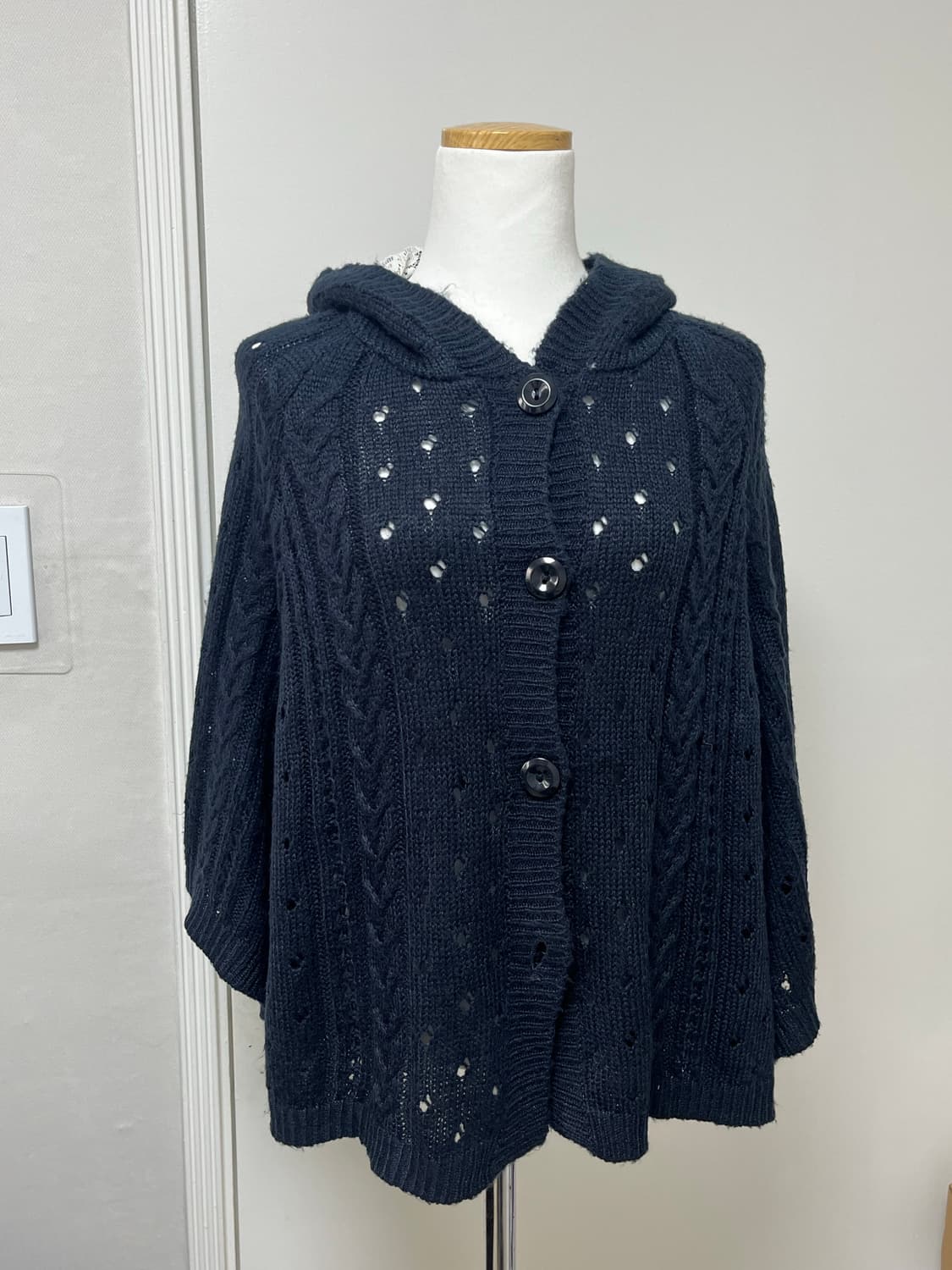 네이비색 니트 케이프 상품이미지1