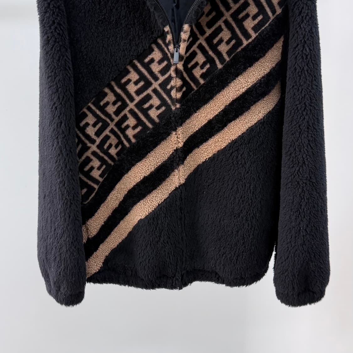 [S+급/46] 펜디 FF 모노그램 시어링 후리스 플리스 자켓 상품이미지3