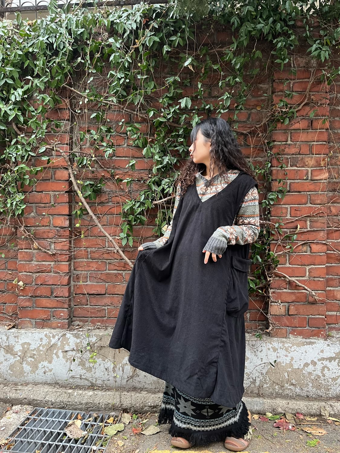 데일리무드 블랙 코듀로이 후드 원피스 상품이미지6