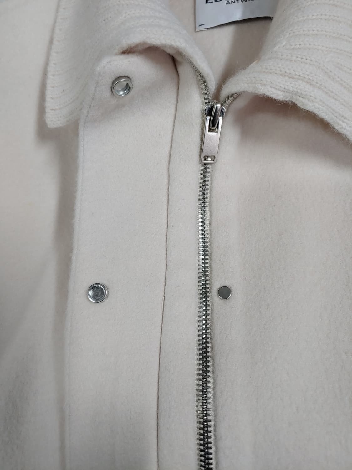 에센셜 앤트워프 크롭 자켓 아이보리 여성 66 상품이미지3