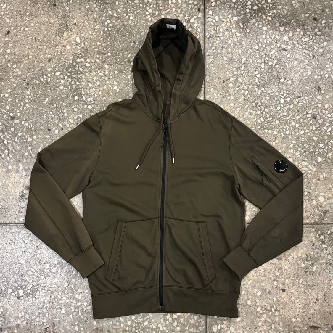 CP컴퍼니 렌즈 와펜 후드집업 L 상품이미지1