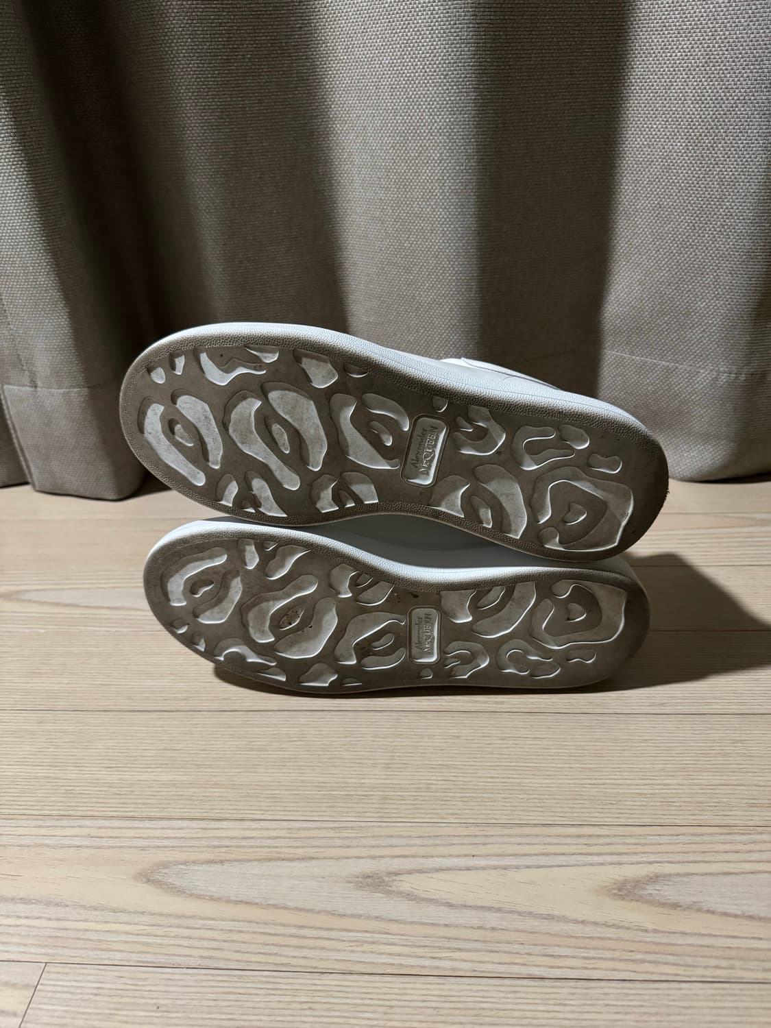 Alexander McQueen Oversized Sneakers 상품이미지2