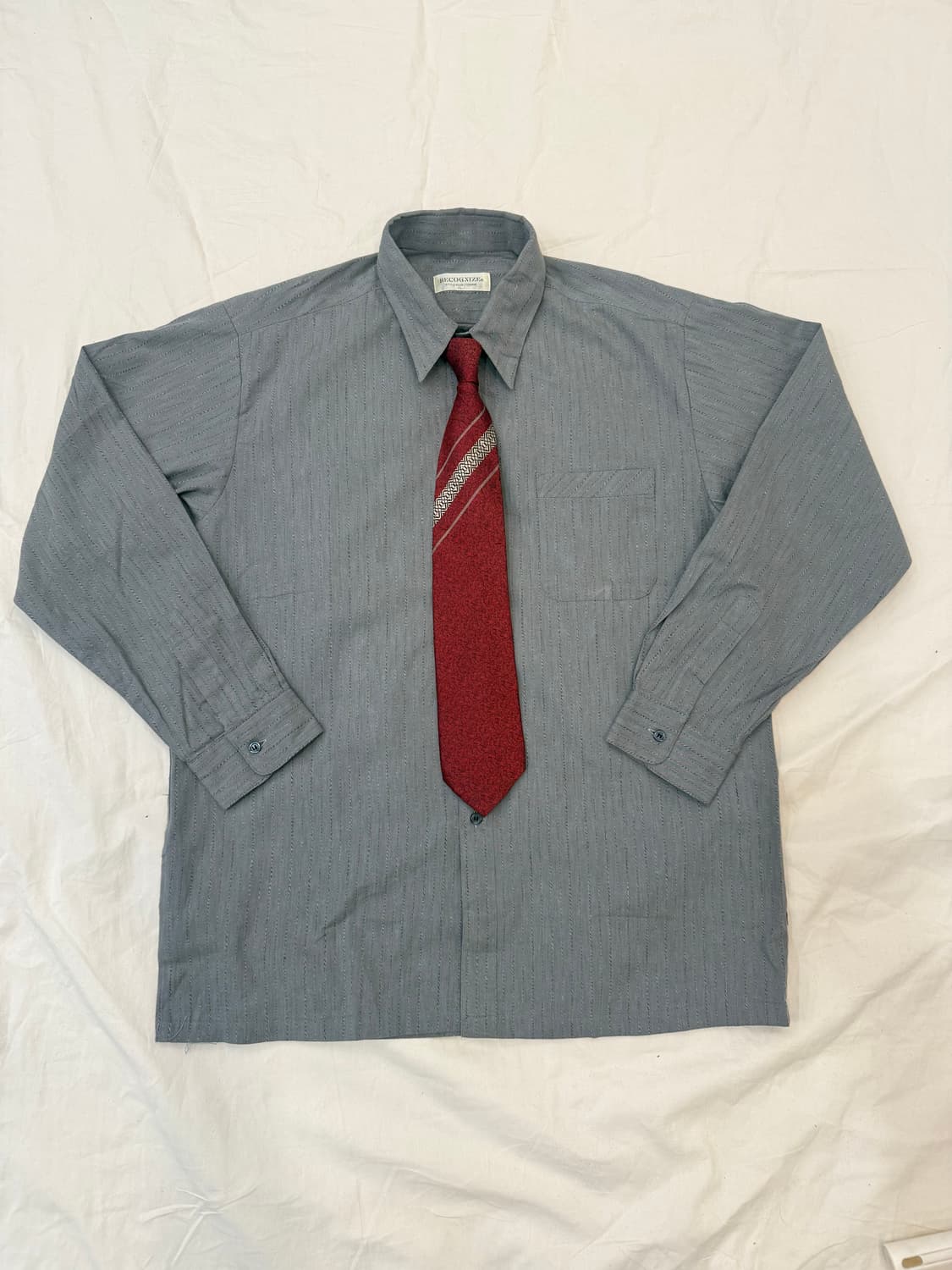 빈티지 그레이 스트라이프 셔츠 & 버건디 패턴 넥타이 세트 상품이미지4