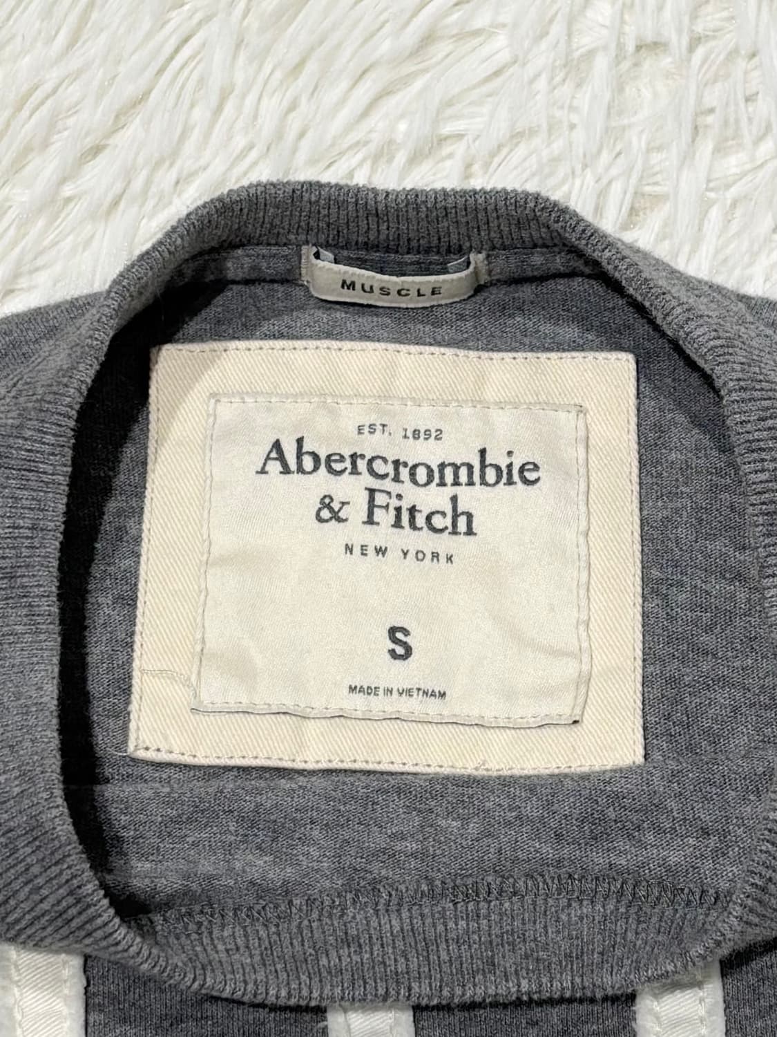 아베크롬비 빅로고 그레이 반팔 상품이미지6