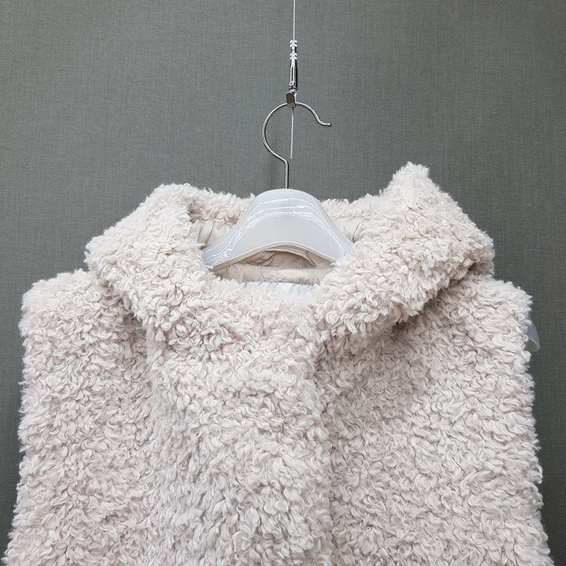 코스 COS 에코퍼 후드 베스트 36사이즈 상품이미지4