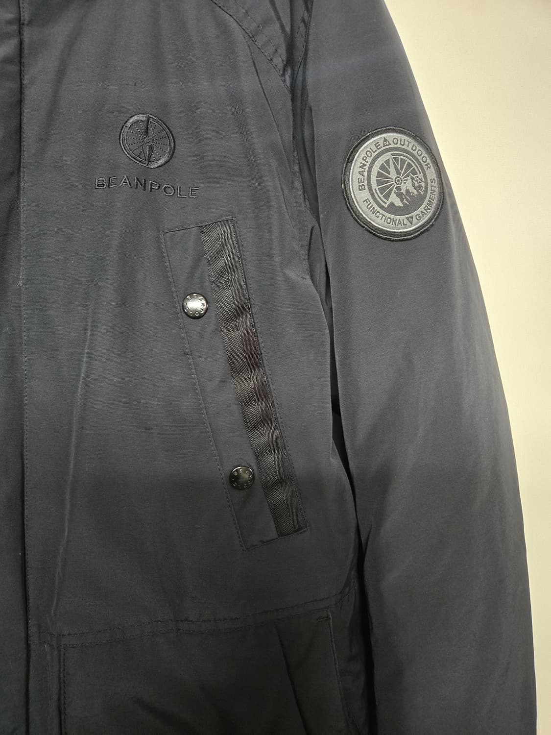 빈폴 아웃도어 남성 블랙오리털 패딩 100 상품이미지4