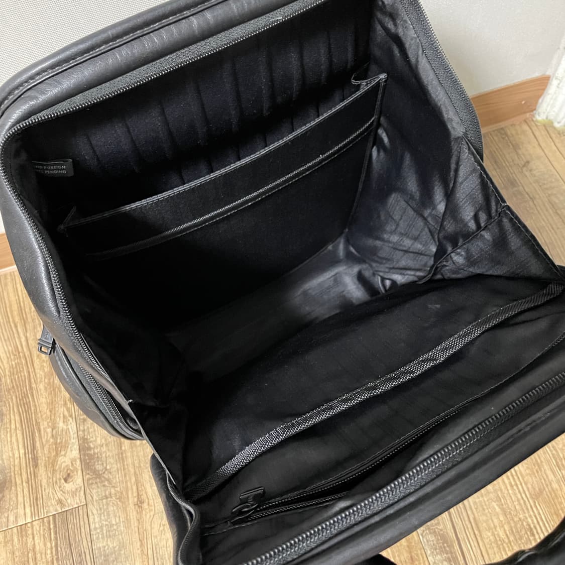 투미 알파 컴팩트 레더백팩 상품이미지6