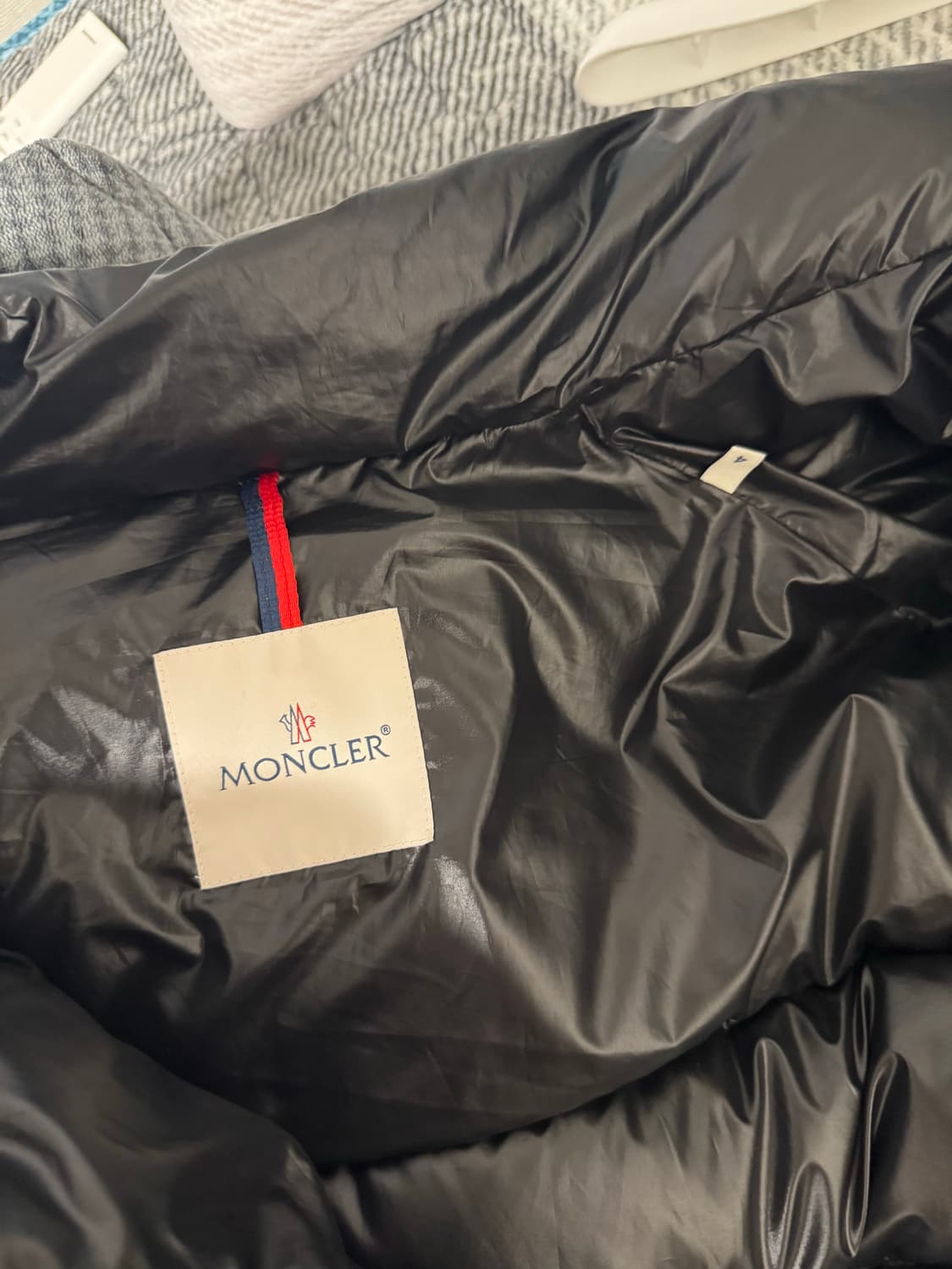 [4] 몽클레어 룰 쇼트 패딩 블랙 Lule 상품이미지4