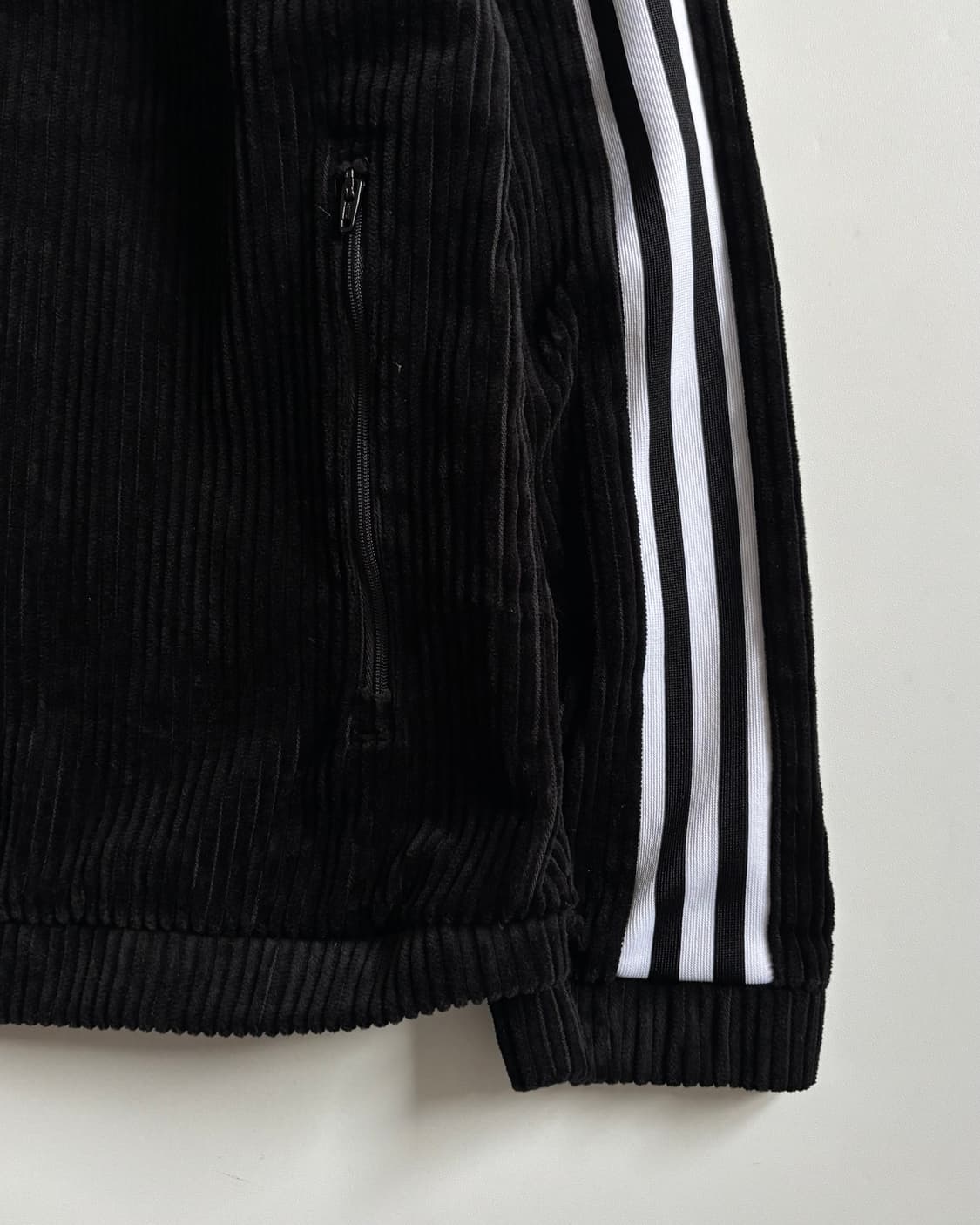 Adidas 아디다스 블랙컬러 코듀로이 BB 트랙탑 상품이미지3