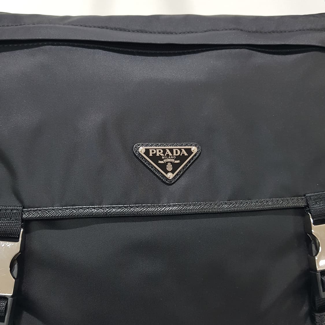 프라다 리나일론 및 사피아노 가죽 숄더백 2VD052 상품이미지3