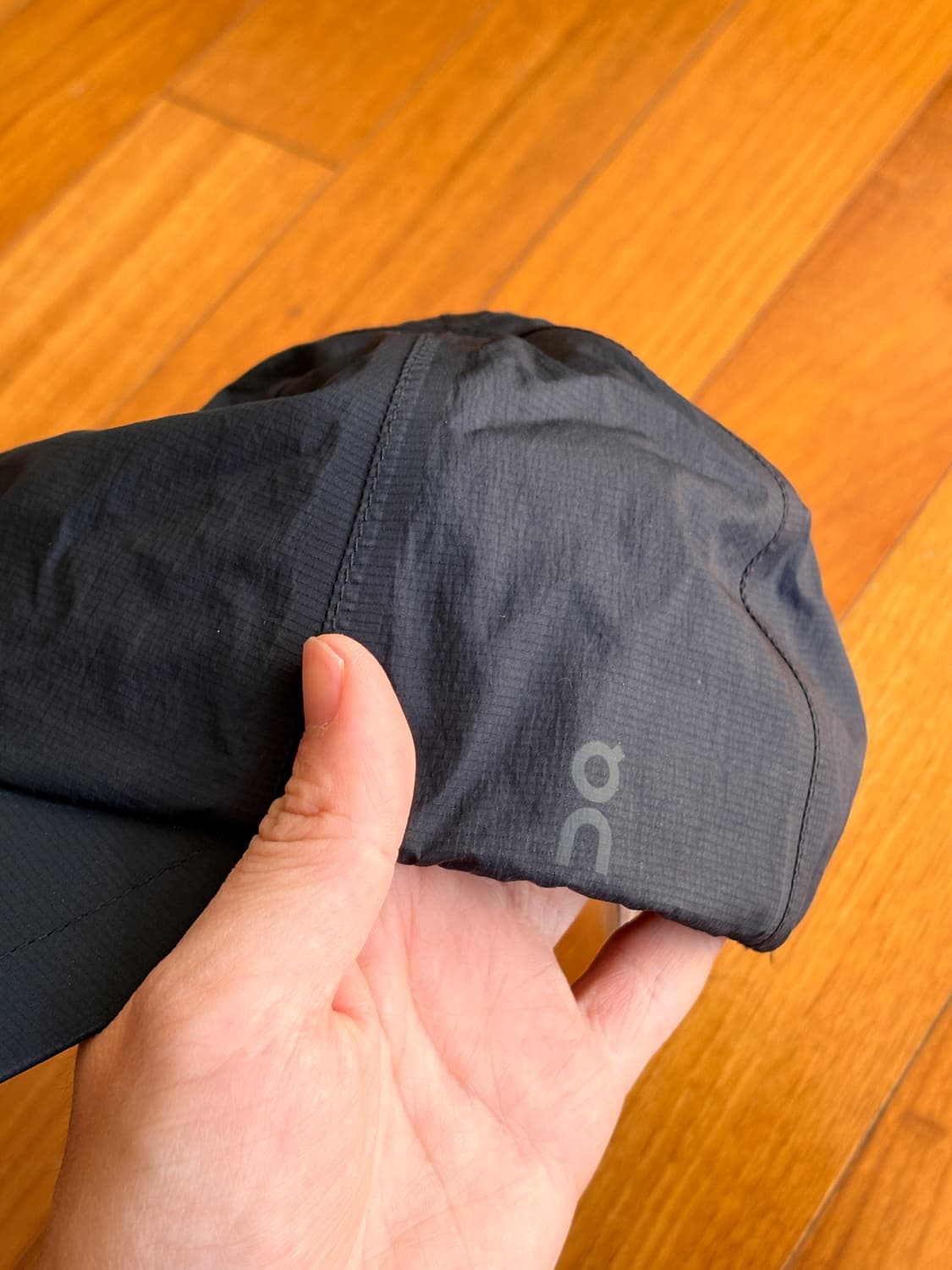 온러닝 x Beams 빔즈 러닝모자 블랙 상품이미지2