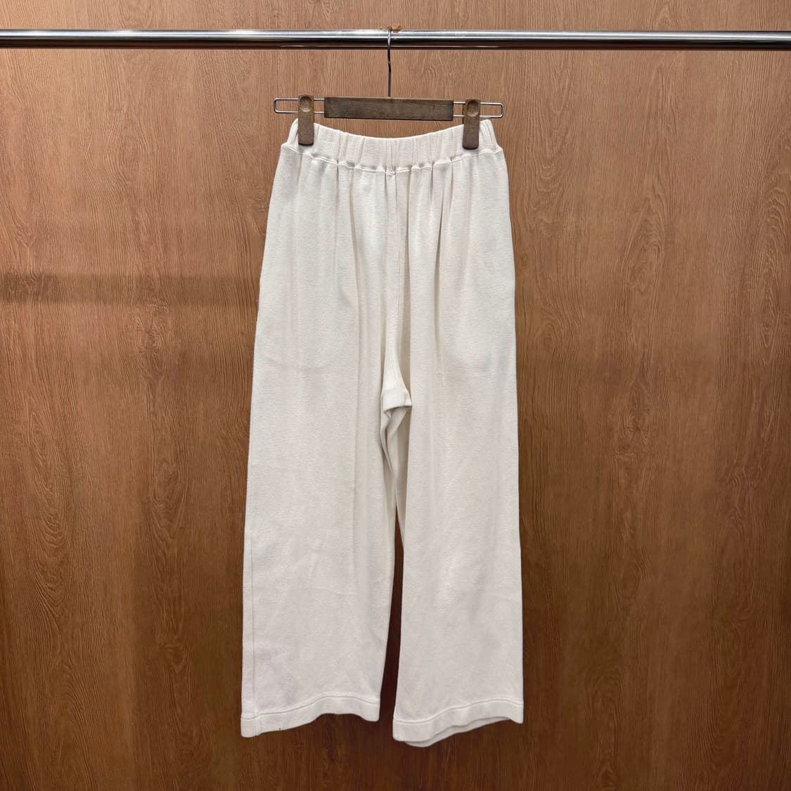 이세이미야케 플랜테이션 트레이닝 팬츠 허리 밴딩 포켓 디테일 아이보리 상품이미지3