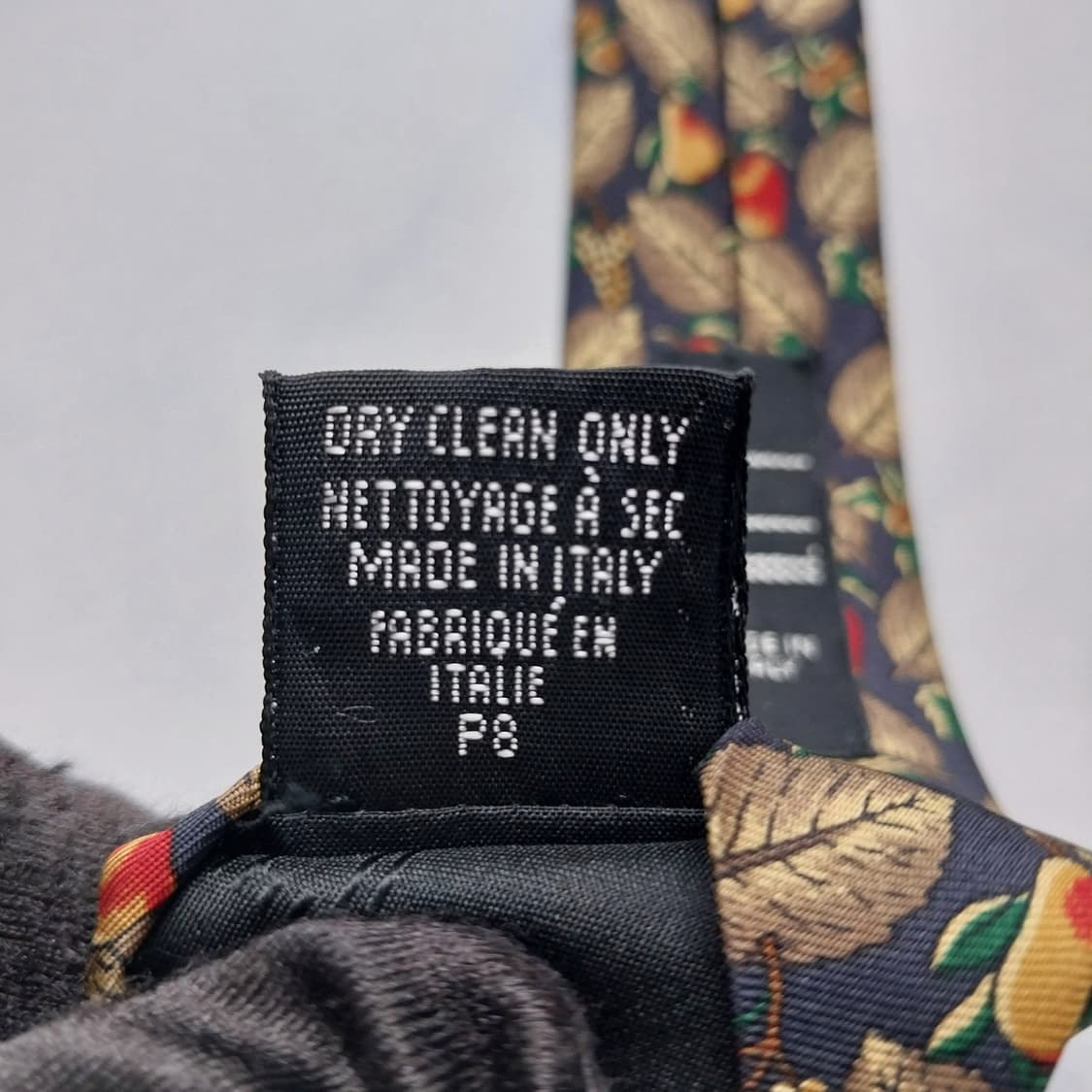 던힐 실크 다크네이비 과일 모티브 넥타이 9.9cm A+등급 K2195 상품이미지10