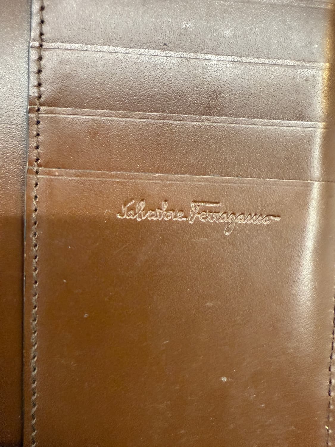 페라가모 간치니 패턴 장지갑 브라운 상품이미지5