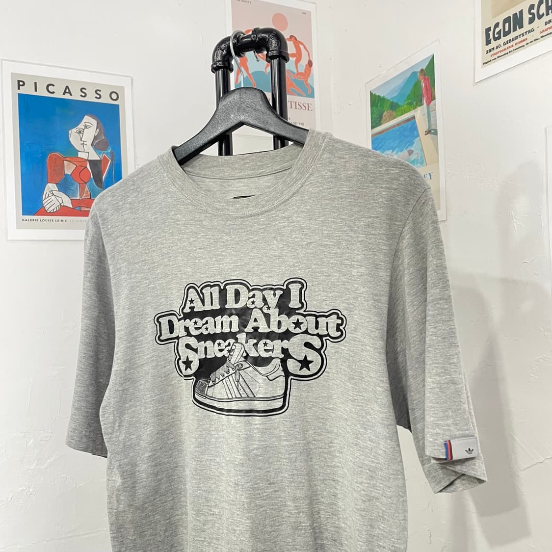 아디다스 키치 로고 반팔티 상품이미지4