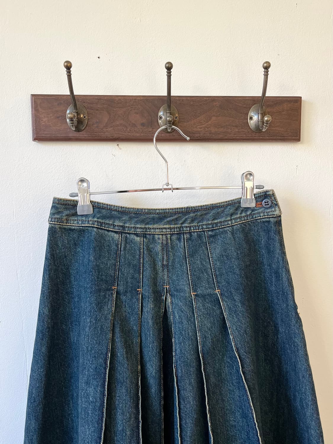 Content Contenu 핀턱 데님 스커트진 상품이미지3