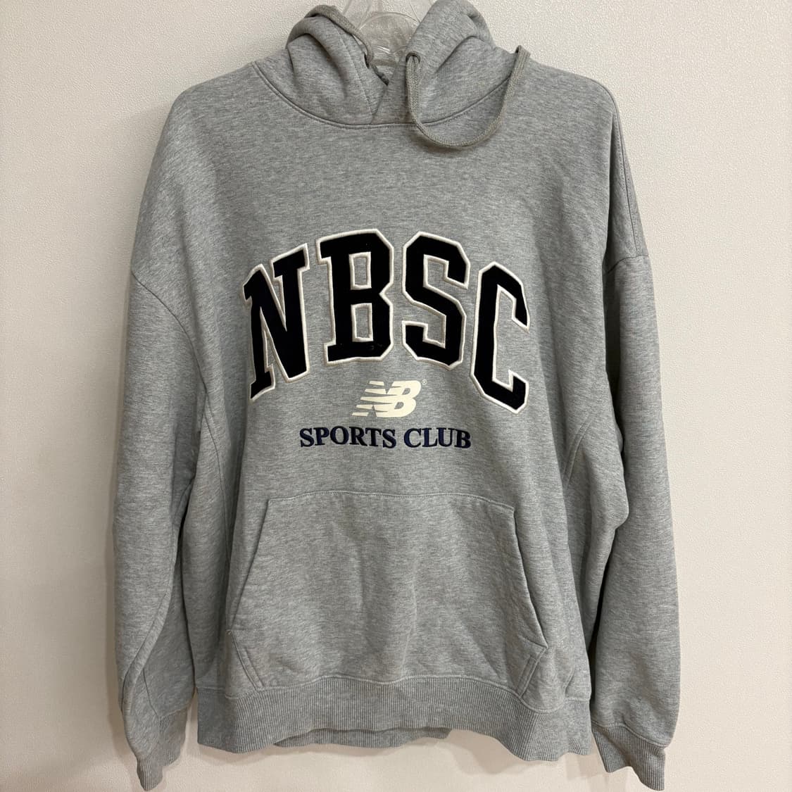뉴발란스 NBSC 스포츠클럽 후드티 그레이 100(L) 상품이미지1