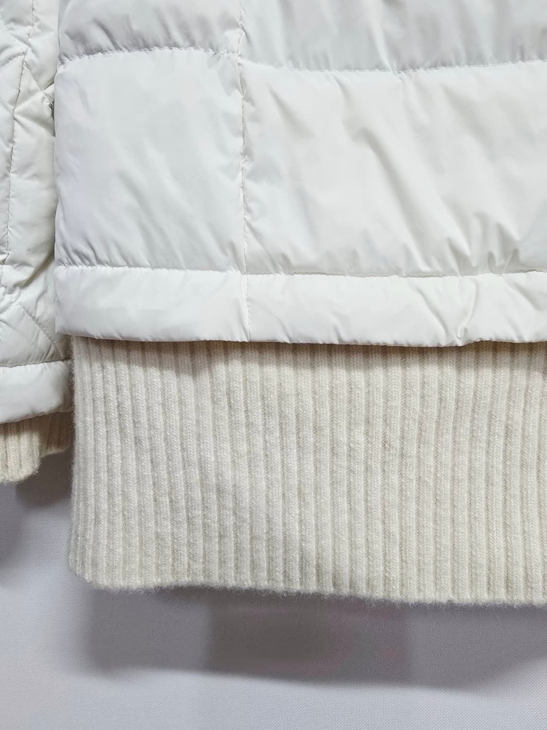 팬텀 여성 퀼팅 다운패딩 화이트 캐시미어 상품이미지7