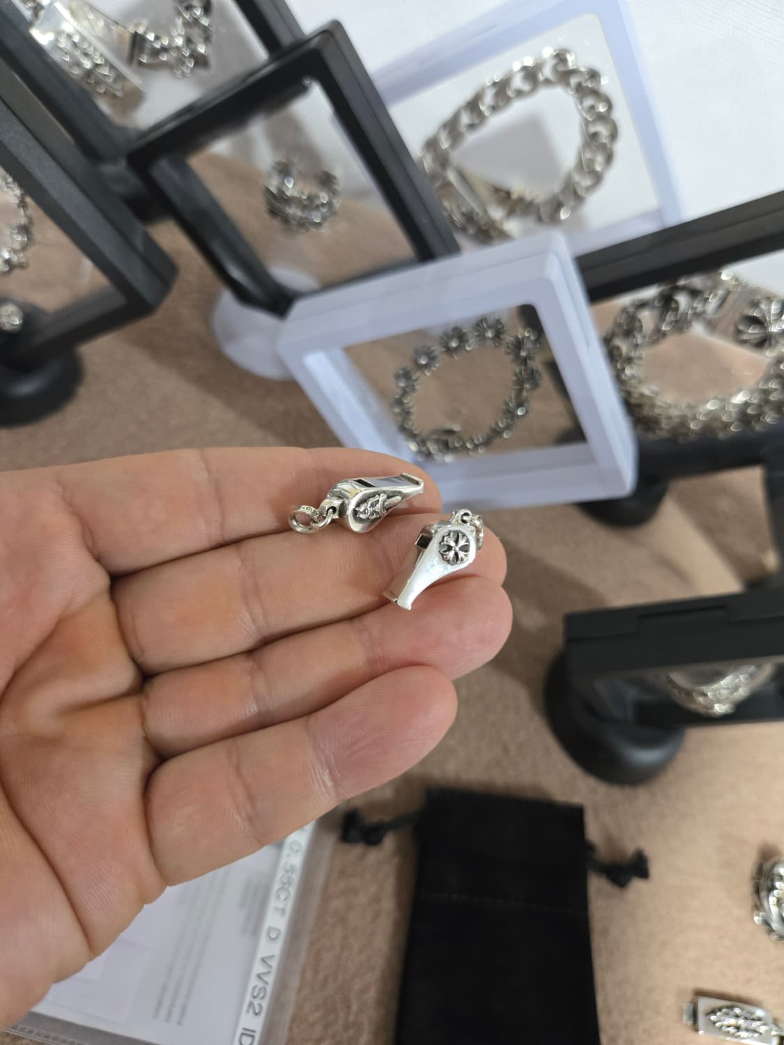 크롬하츠 타이니 cH플러스 휘슬 펜던트 상품이미지1